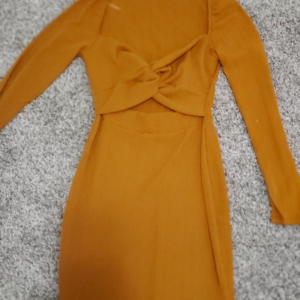 Dress - Picture 2 of 3